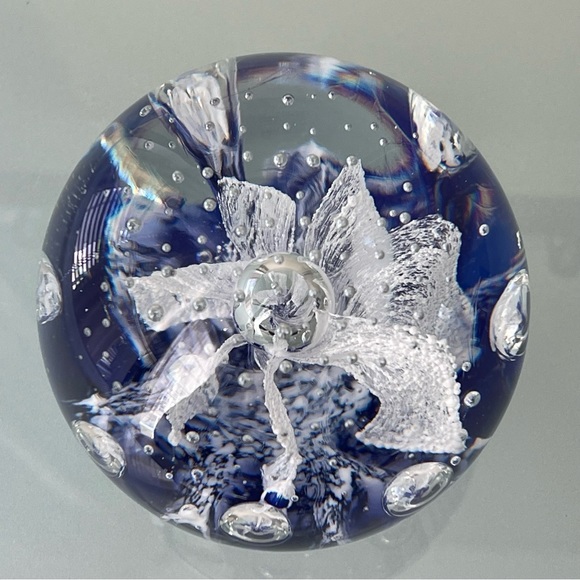 Vintage Murano Paperweight Italian Art Glass Fountain White Flower/ Cobalt Blue - Picture 8 of 8